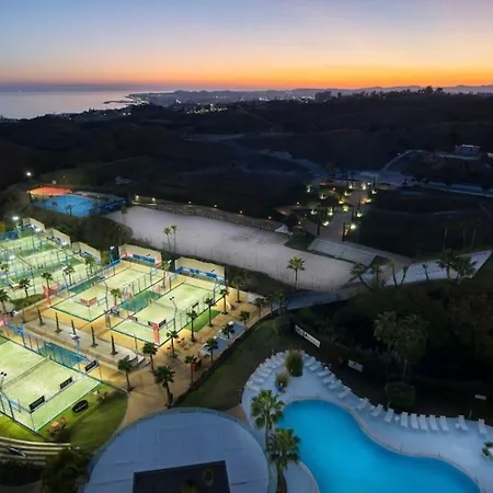 شقة Luxe Coast Views-reserva Del-higueron-pool & Sea
