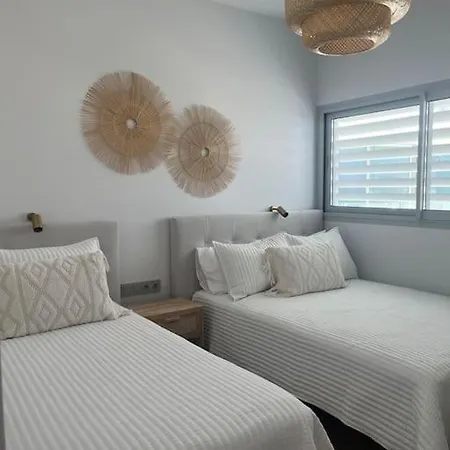 Luxe Coast Views-reserva Del-higueron-pool & Sea شقة مالقة